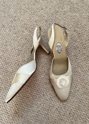 Vintage Hassall Shoes / Ladies Satin Cream Heels, brand: Hassall london, condition: Good, size: 7, £6.00, £7.00 includes Buyer Protection Pro