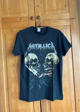 T-shirt Metallica noir, marke: Gildan, zustand: Gut, größe: S, 5,00 €, 5,95 € inklusive Vinted-Käuferschutz
