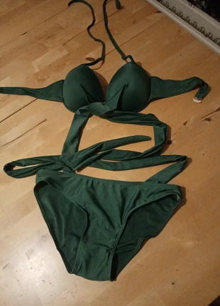 Kostium zielony 2 częściowy , condizioni: Nuovo senza cartellino, taglia: M / IT 42 / EU 38, €7.00, €8.05 include la Protezione acquisti