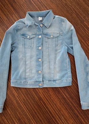 Jeansjacke für Mädchen, marke: H&M, zustand: Sehr gut, größe: 14 Jahre / 164, 12,00 €, 13,30 € inklusive Vinted-Käuferschutz