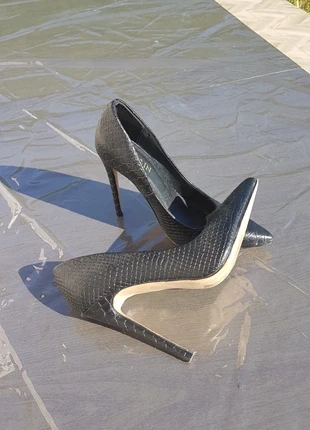 Très belle paire d escarpins noires à talons aiguilles , brand: Shein, condition: New without tags, size: 37, €10.00, €11.20 includes Buyer Protection