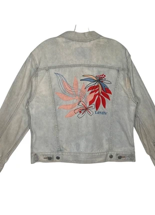 Levi’s Women’s Ex-Boyfriend Denim Trucker Jacket Floral Embroidered 2010 Medium, brand: Levi's, condition: Good, size: M / UK 12-14, £64.23, £68.14 includes Buyer Protection
