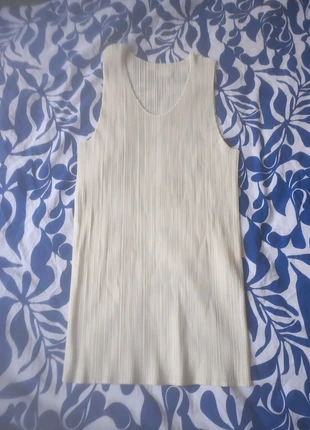 Débardeur Pleats Please Issey Miyake, merk: Pleats Please Issey Miyake, staat: Nieuw zonder prijskaartje, maat: Overige, € 80,00, € 84,70 inclusief Kopersbescherming