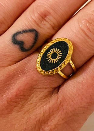 Bague ajustable doré médaille soleil paillettes noire acier inoxydable, brand: Boutique Parisienne, condizioni: Ottime, taglia: Regolabile, €8.00, €9.10 include la Protezione acquisti Pro