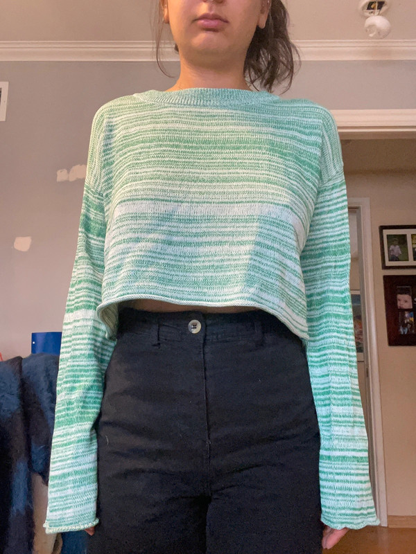 Green cropped sweater 3