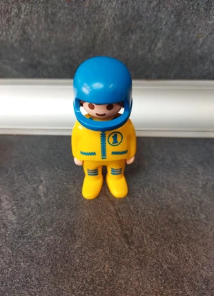 Pilote jaune casque bleu playmobil, brand: Playmobil, condition: Very good, size: 12-18 months / 80 cm, €2.00, €2.80 includes Buyer Protection Pro