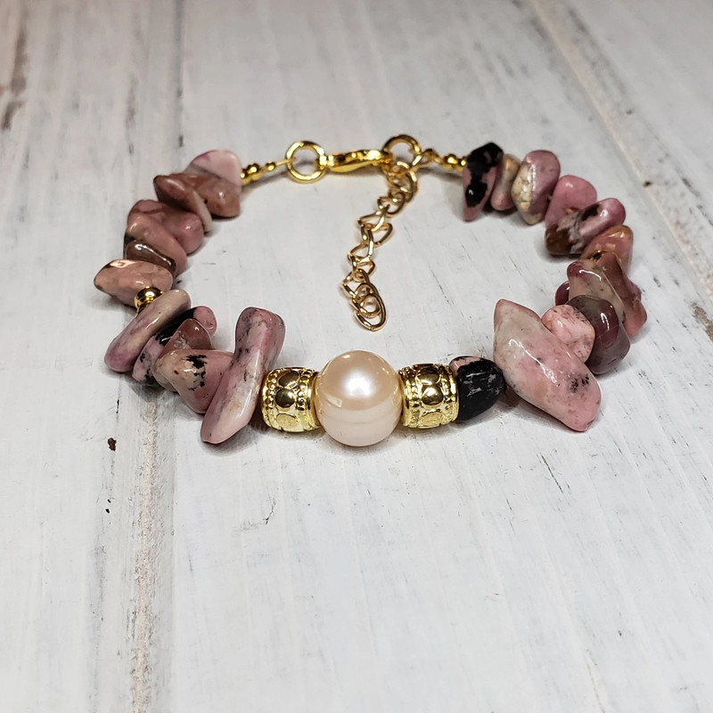 7RPG 7" Natural Rhodochrosite, Pearl & Gold Tone Bracelet