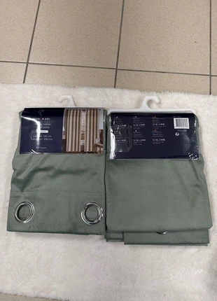 Lot de deux rideaux épais occultants, état: Neuf avec étiquette, taille: 200 cm - 249 cm, 19,90 €, 21,60 € Protection acheteurs incluse