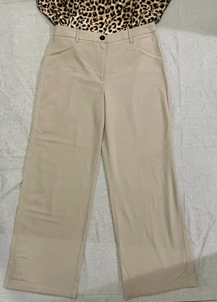 Pantalon large / évasé beige - Bershka - Taille 40 - Très bon état, marque: Bershka, état: Très bon état, taille: L / 40 / 12, 7,00 €, 8,05 € Protection acheteurs incluse
