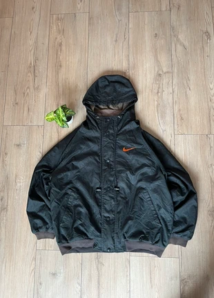 90’s Nike winterjacket, merk: Nike, staat: Heel goed, maat: L, € 60,00, € 63,70 inclusief Kopersbescherming