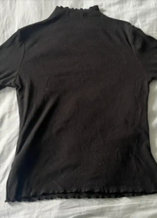 Black Knit Turtleneck with Scalloped Edges, brand: H&M, condition: Good, size: L / 40 / 12, €3.50, €4.38 includes Buyer Protection