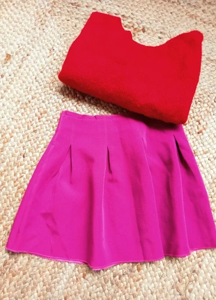 Jupe fushia taille haute plissée courte, merk: Boutique Belgique, staat: Nieuw zonder prijskaartje, maat: S / 36 / 8, € 42,00, € 44,80 inclusief Kopersbescherming