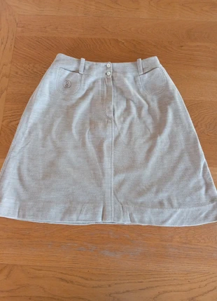 HM049. Jupe courte vintage beige taille 34 années 90, marke: Vintage Dressing, zustand: Sehr gut, größe: XS / 34 / 6, 10,00 €, 11,20 € inklusive Vinted-Käuferschutz