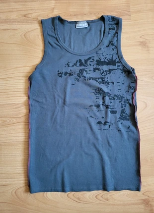 T-shirt sans manche basique gris taille L (clockhouse), brand: Clockhouse, condizioni: Ottime, taglia: L, €2.00, €2.80 include la Protezione acquisti