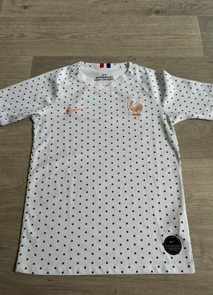 Maillot Nike Équipe de France enfant Taille M 10-12 ans, marca: Nike, estado: Muito bom, tamanho: 11 anos / 146 cm, €15.00, €16.45 inclui Proteção do Comprador