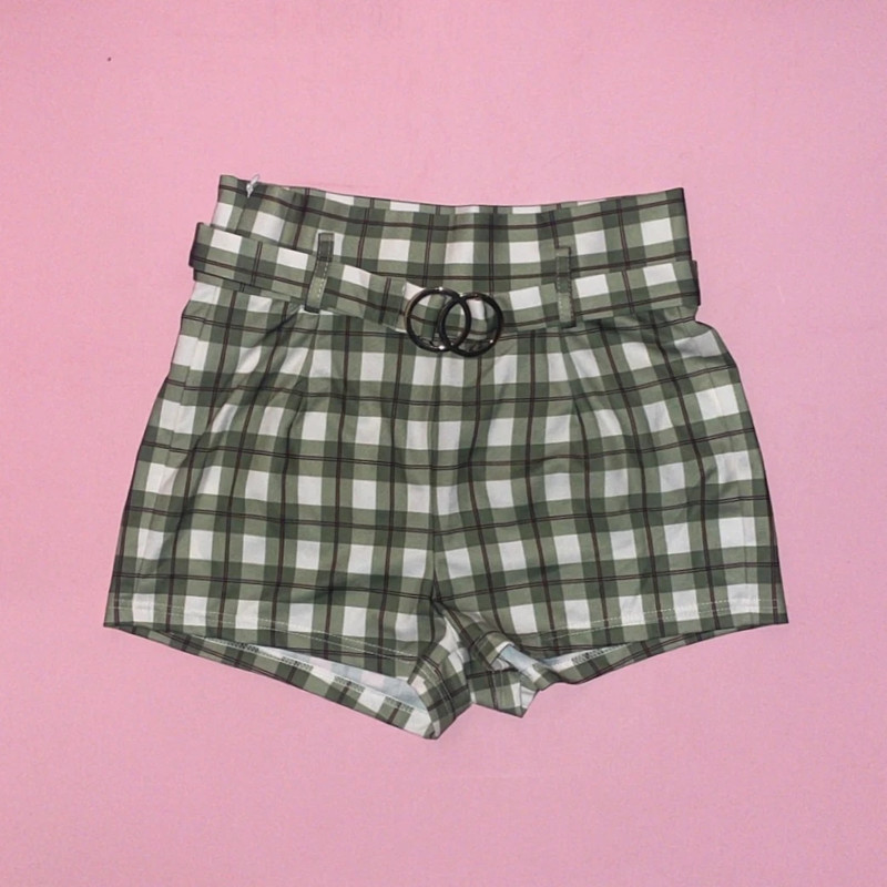 SHEIN Buckle Belted Plaid Shorts 1