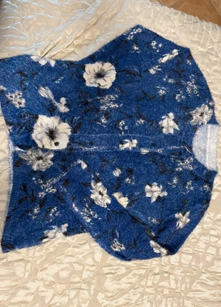 Maglione a fiori morbido . Pull fleurs , brand: Cecilia Benetti, condizioni: Ottime, taglia: M / IT 42 / EU 38, €20.00, €21.70 include la Protezione acquisti