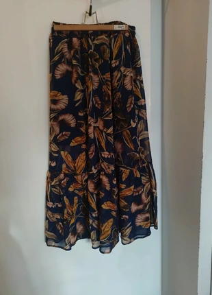 Maxi gonna foliage blu notte foglie marroni ocra mattone, marque: H&M, état: Très bon état, taille: M / 38 / 10, 6,00 €, 7,00 € Protection acheteurs incluse