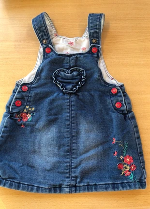 Jeanskleedje met bloemen en hartje - maat 80, staat: Heel goed, maat: 12-18 maanden / 80 cm, € 4,00, € 4,90 inclusief Kopersbescherming