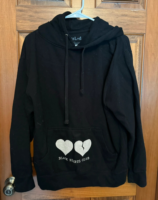 yungblud black hearts club sweatshirt 1