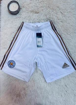 Short adidas leicester city, marca: adidas, estado: Novo com etiquetas, tamanho: XS, €8.00, €9.10 inclui Proteção do Comprador