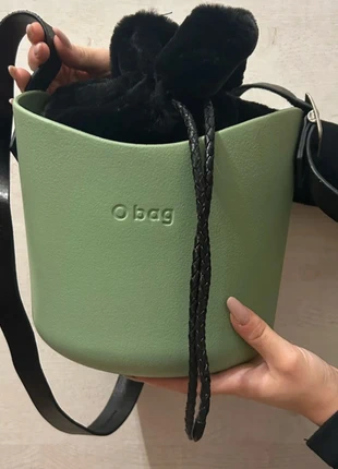 Borsa O Bag verde con interno in pelliccia nera e tracolla regolabile, marke: O Bag, zustand: Sehr gut, 15,00 €, 16,45 € inklusive Vinted-Käuferschutz
