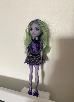 poupee monster high g1 Twyla originale, marque: Monster High, état: Très bon état, taille: Prématuré, jusqu'à 44cm, 9,00 €, 10,15 € Protection acheteurs incluse