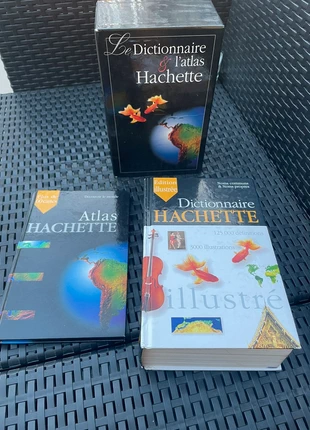 Dictionnaire Hachette +atlas en coffret , merk: Hachette, staat: Heel goed, € 8,00, € 9,10 inclusief Kopersbescherming