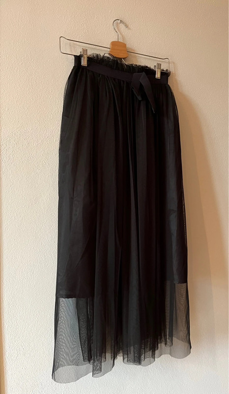 Gonna in tulle nera con sottogonna e fiocco in vita