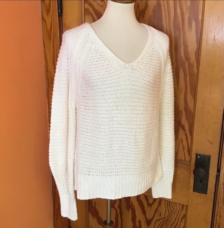 Universal thread super soft v neck sweater 4