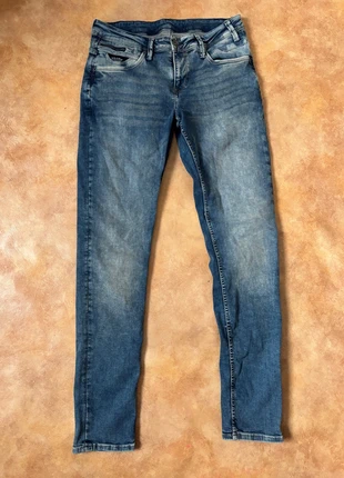 Jean Chief Denim W32 L34 neuf très bonne état, merk: Denim, staat: Nieuw zonder prijskaartje, maat: W32 | FR 42, € 9,99, € 11,19 inclusief Kopersbescherming