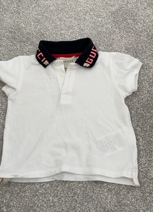 Gucci polo, merk: Gucci, staat: Nieuw zonder prijskaartje, maat: 6-9 maanden / 68 cm, € 70,00, € 74,20 inclusief Kopersbescherming