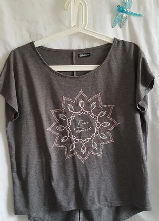 Lot de 3 tee-shirts 3 styles 3e, marke: Zara, zustand: Sehr gut, größe: S / 36 / 8, 3,00 €, 3,85 € beinhaltet Vinted-Käuferschutz Pro