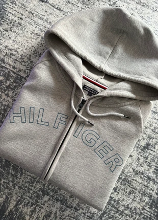 Veste à capuche Tommy Hilfiger – Grise – Taille L – Très bon état (9/10), brand: Tommy Hilfiger, condition: Very good, size: L, €28.00, €30.10 includes Buyer Protection