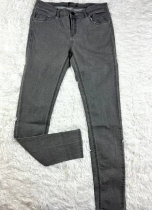 Pantalon jeans gris skinny fit 38, marque: Kiabi, état: Très bon état, taille: M / 38 / 10, 5,00 €, 5,95 € Protection acheteurs incluse