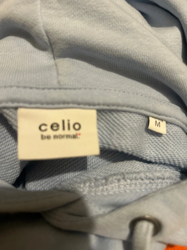 Sweat-shirt bleu pastel - photo numéro 6