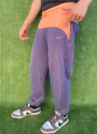 Nike Vintage Colorblock Purple & Orange Jogger Sweatpants – Retro Unisex Streetwear Track Pants, marca: Nike, estado: Muito bom, tamanho: XS, €17.95, €19.55 inclui Proteção do Comprador