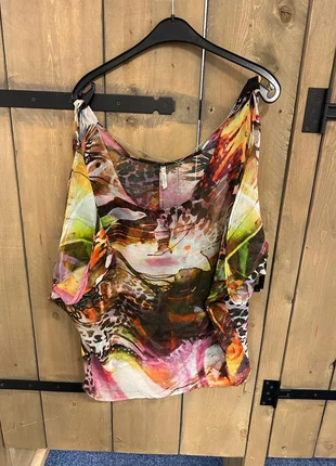 Mooie top M/L, condition: Very good, size: M / 38 / 10, €2.00, €2.80 includes Buyer Protection