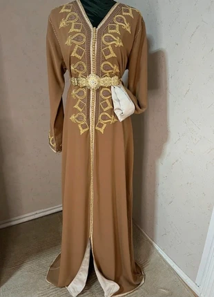 Caftan/Takchita/ camel brodé doré avec doublure en satin, marca: made in morocco, estado: Muy bueno, tamaño: Talla única, 70,00 €, 74,20 € Protección al comprador incluida