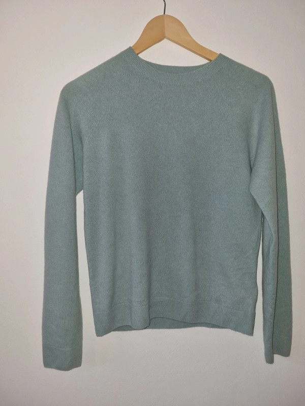 Mint Uniqlo crew neck jumper | Vinted