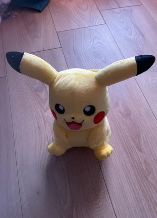 Peluche plush pikachu 25 cm cute, marque: Pokémon, état: Très bon état, taille: Taille unique, 12,00 €, 13,30 € Protection acheteurs incluse