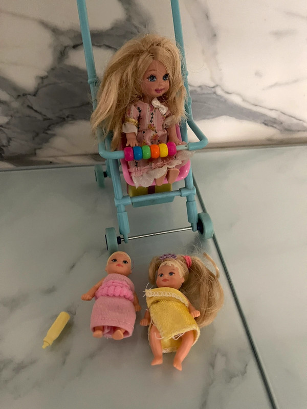 Barbie poussette et bébés