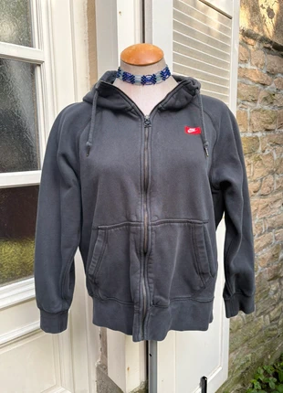 Hoodie/ sweat shirt Nike vintage, marque: Nike, état: Très bon état, taille: M / 38 / 10, 10,00 €, 11,20 € Protection acheteurs incluse