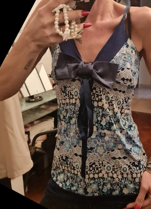 top canotta fiocco blu, brand: DIVAS, condizioni: Ottime, taglia: M / IT 42 / EU 38, €6.00, €7.00 include la Protezione acquisti