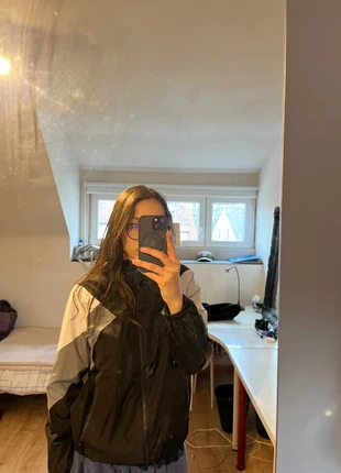 Veste noir et blanche, grise , marque: Kiabi, état: Neuf sans étiquette, taille: XS / 34 / 6, 7,00 €, 8,05 € Protection acheteurs incluse