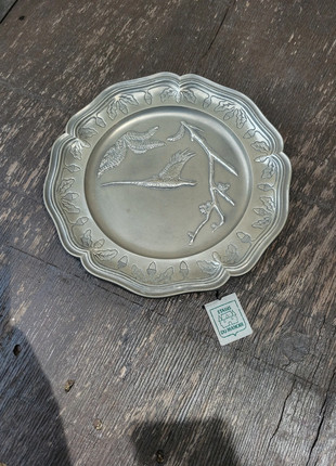 assiette decorative en étain étiqueté, état: Très bon état, 20,00 €, 21,70 € Protection acheteurs incluse