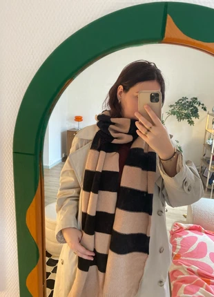 Écharpe BA&SH à rayures noires, brand: Ba&sh, condizioni: Ottime, €40.00, €42.70 include la Protezione acquisti