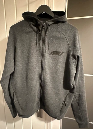 F1 formula 1 zip up hoodie - VGC - Size M, brand: F1, condition: Very good, size: M, £15.00, £16.45 includes Buyer Protection