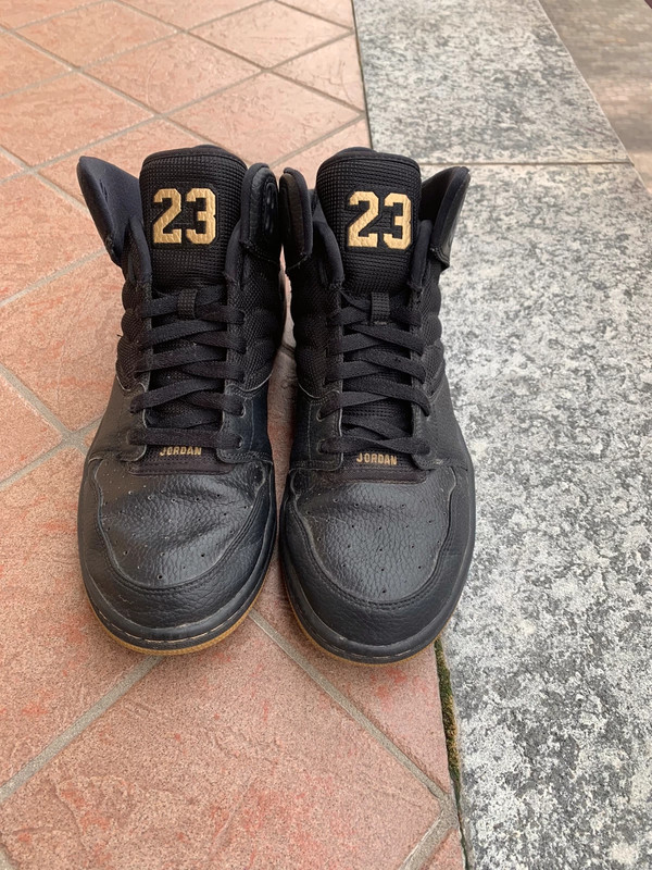 Jordan scarpe sales nere e oro