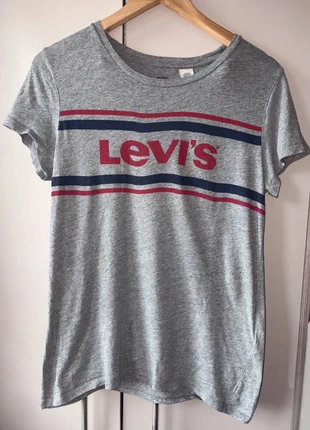 Levi’s Grey Logo T-Shirt Women’s Size Small – Classic Red & Navy Stripe Graphic Tee, brand: Levi's, condition: Very good, size: S / UK 8-10, £5.00, £5.95 includes Buyer Protection
